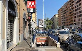 Luminoso Monolocale A 2 Passi Dalla Metro A